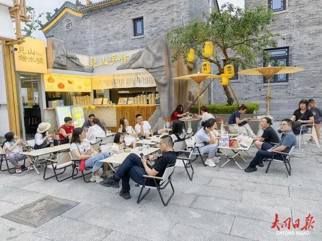 逛市集、品美食、赏表演……大同古城东南邑人气爆棚~