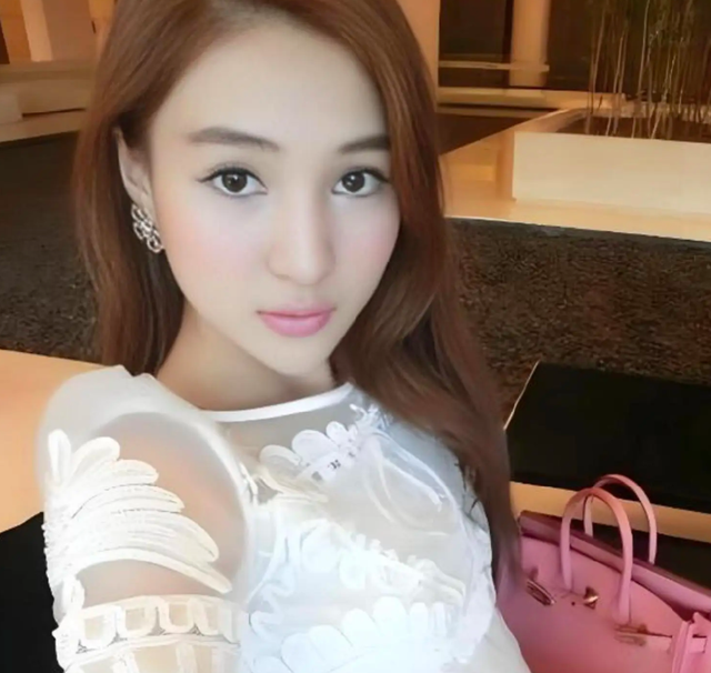 10年内入狱2次，爆火后“包一晚”40万，如今的她过得怎么样？