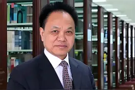 从重庆江津区油溪镇走出来的工程院院士、著名工程塑料专家蹇锡高图片
