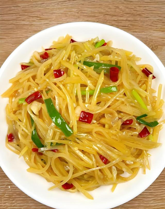 30年大厨曝光！饭店土豆丝脆爽秘诀，三步搞定！