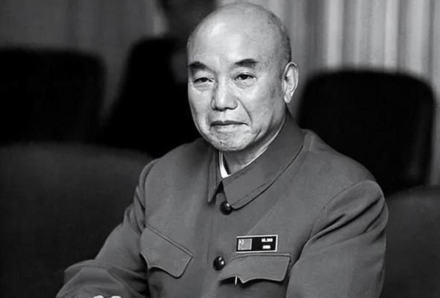 1958年，毛主席罕见评价：萧克历史上就不老实，说的是什么事情？