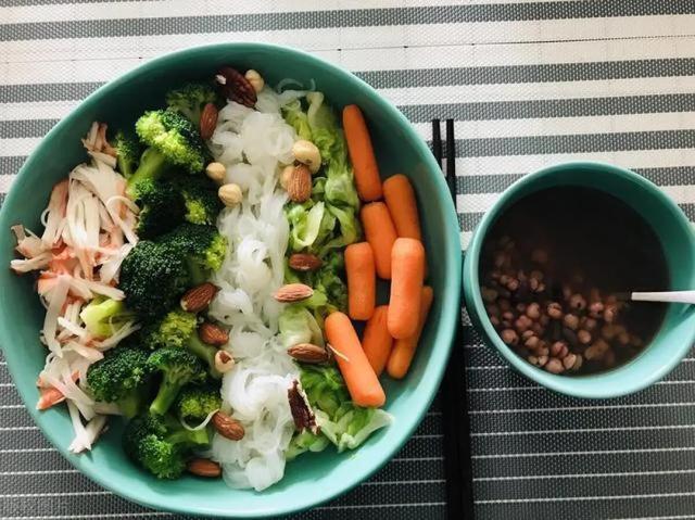 别再纠结粉丝量！小红书小流量复制打法，低粉店铺如何月销50万