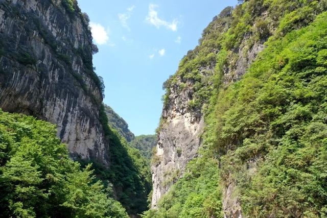 逃离高温，在月亮峡过一场25℃的盛夏!