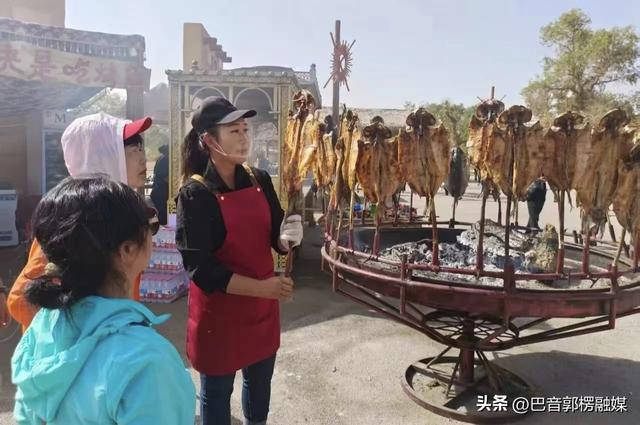 8 天241.42 万人次！环湖景区、罗布人村寨等景区成为热点，过夜游仍有较大空间·······