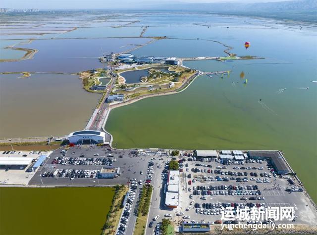 盐湖“独特气味” 大自然的“生态狂欢”