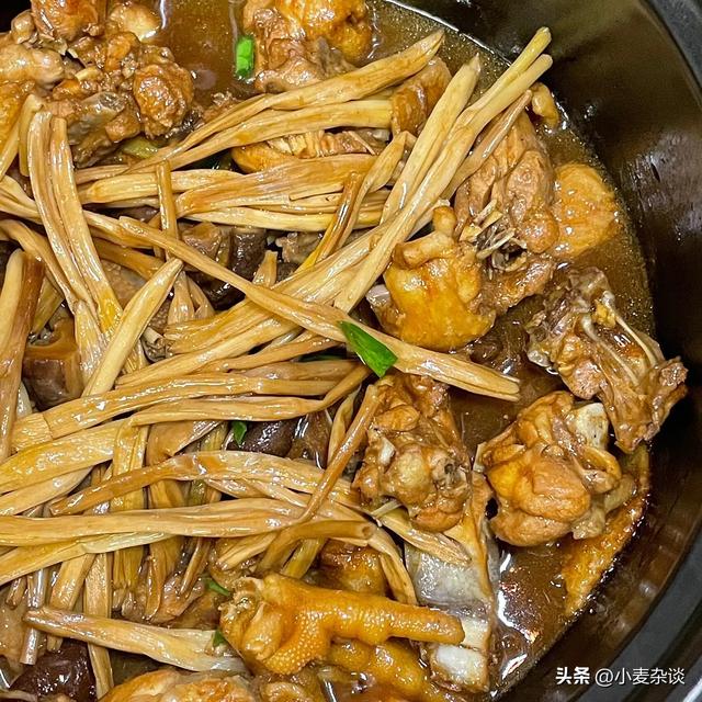 “失眠”最怕这菜，养心安神，补充脑力，每天吃一点，夜里睡得香