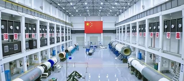 神舟二十遇碎片撞击？中国载人航天应急救援，7天就能接回航天员