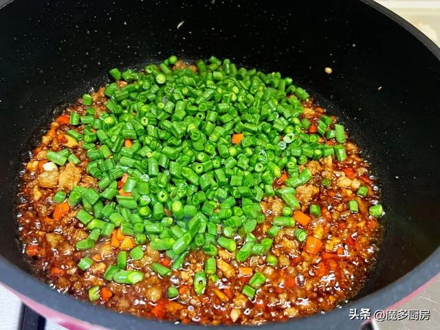 晒晒母女二人的午餐，两道家常菜，简单好做又下饭