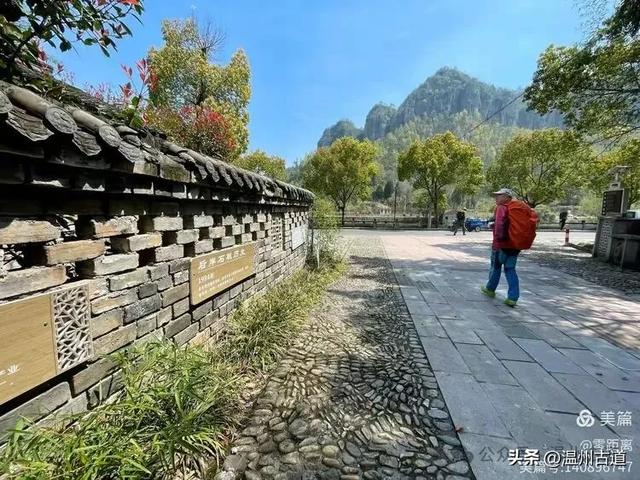 藏于浙江5A景区内有一处“十里铁甲龙”，洞穴众多形态奇特