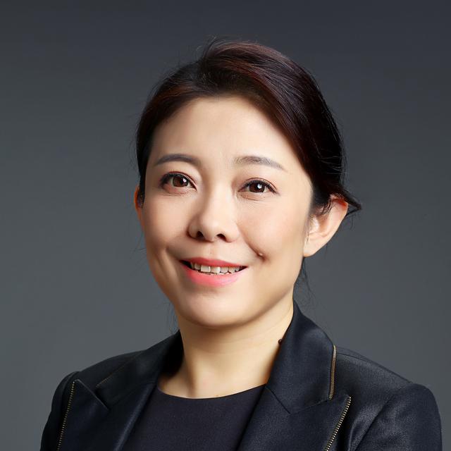 刘强东背后的两个女人
