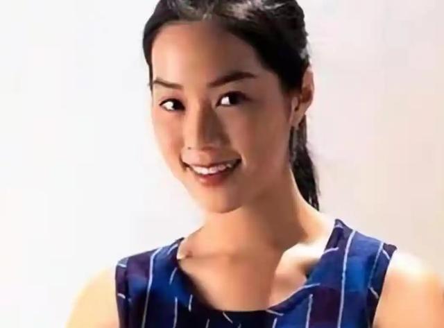 她14岁已是“人间尤物”	，被首富看中花10亿娶回家，8年生了四胎