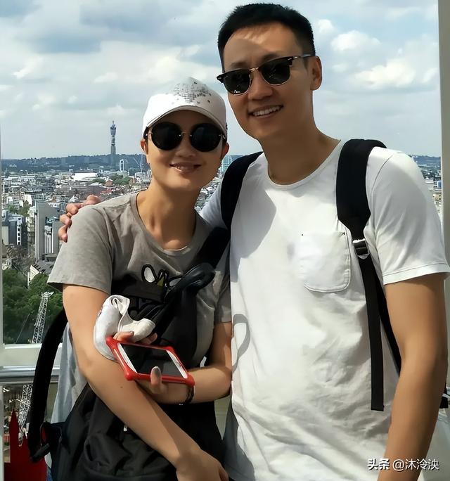 朱媛媛去世才三个月，恶心一幕上演，辛柏青被撮合跟马伊琍在一起