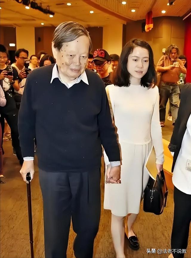 103岁巨擘杨振宁去世！49岁娇妻翁帆怎么办？其实他早有安排