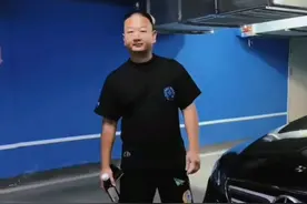 犹如古代开宗立派，giao哥大义凛然！网络上吸引大批模仿者图片