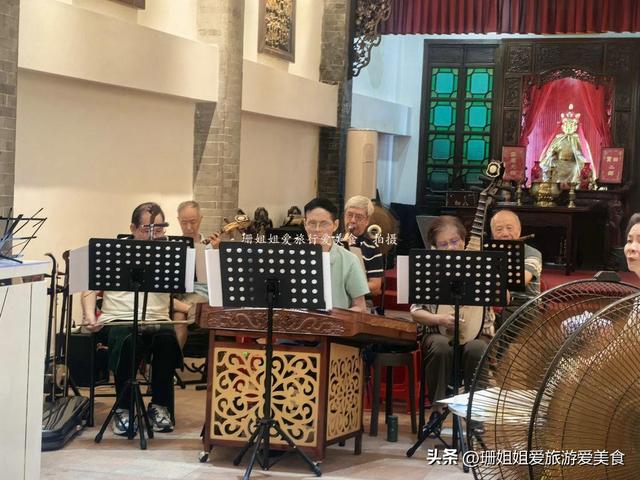 广州西关恩宁路177号探秘！八和会馆藏粤剧百年韵，老戏服诉往事