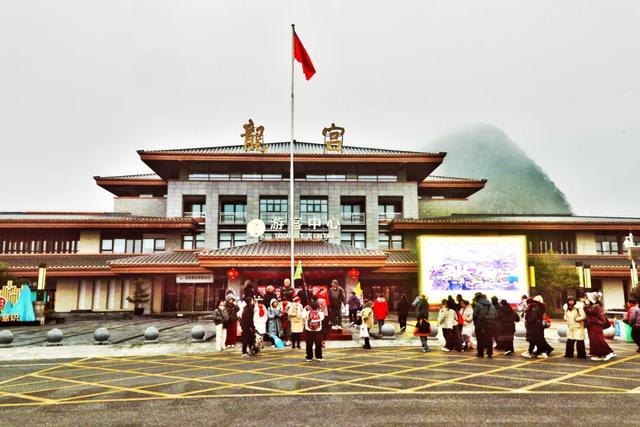 贵州:畅游安顺风光,感受黔中民俗!