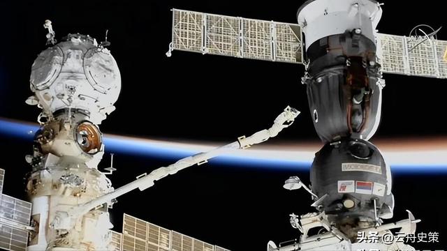 撞击神舟二十真凶锁定，太空出现大量不速之客，推迟返回有危险吗