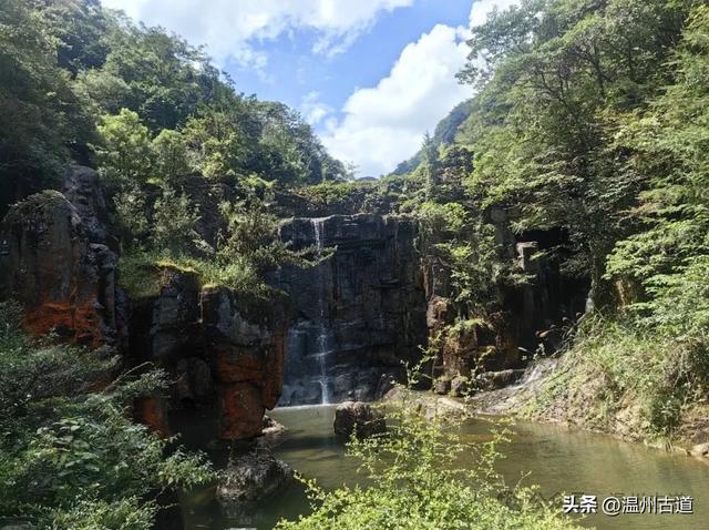 实在没想到,浙江竟然也有一座千佛山,春日里被誉为江南小九寨