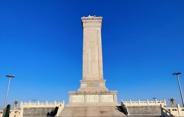 为什么毛主席不允许英雄纪念碑碑文中，提及“中国共产党”？