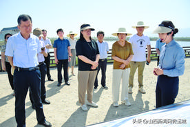 守护好千年瑰宝“七彩盐湖”图片