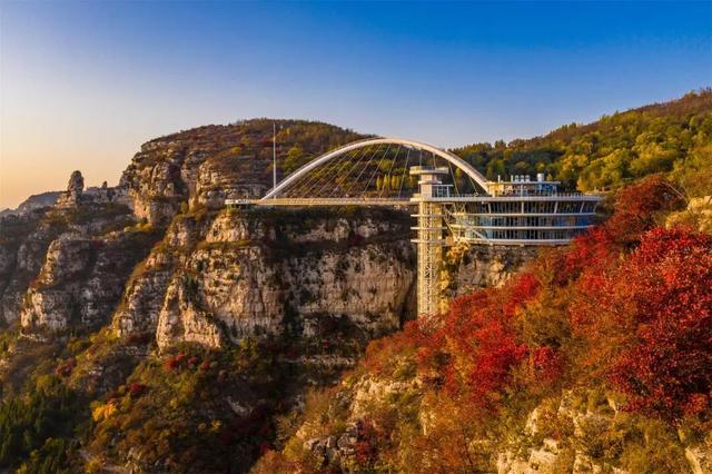 淄博金秋打卡攻略！红叶进入高饱和模式，教你拍出手机氛围感大片！