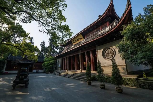 杭州灵隐12月免票!弃10亿收入,藏西湖23年智慧