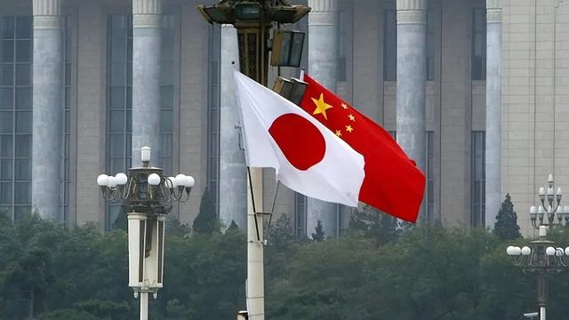 中日对峙第4天，中方行动再升级，美国打破沉默	，高市被要求辞职