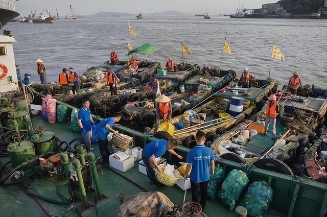 洪秀柱刚观礼完9·3阅兵，岛内支持度大反转，台当局矛头对准新北