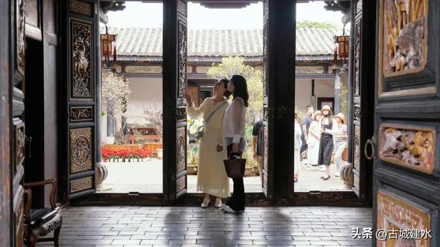 建水县各大景区对持证教师免费开放
