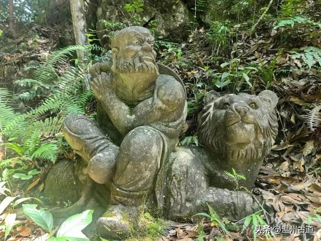 实在没想到，浙江竟然也有一座千佛山，春日里被誉为江南小九寨
