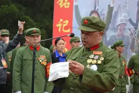 79年对越作战，一个步兵连打出两位一级战斗英雄，都是少数民族兵图片