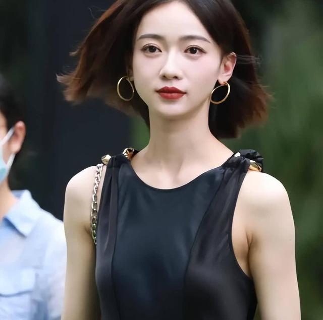 从“万人捧”到“万人嫌”，4位声誉一落千丈的女星，到底冤不冤