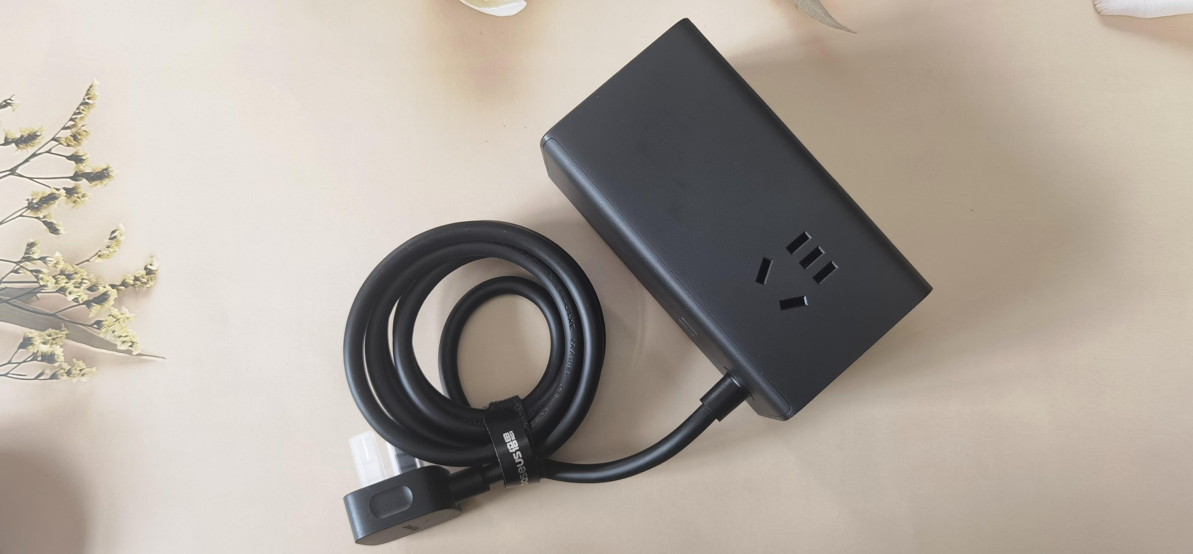 倍思100W大功率智能数显快充插座、定时器,生活计划用电好搭子