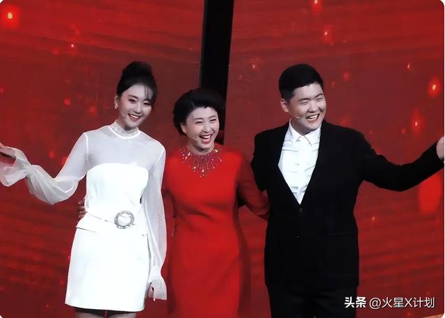 有反转？闫学晶再迎接噩耗	，恩师也被牵连，儿子首发声为娘抱不平