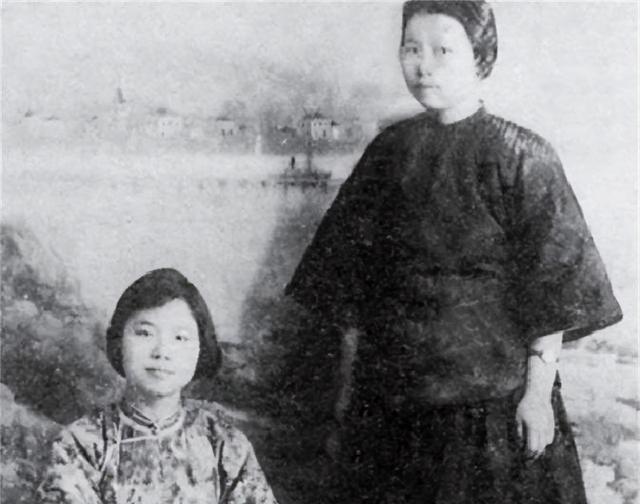 邓颖超临终前，呼唤着李鹏的名字，可李鹏却公开否认是周总理养子