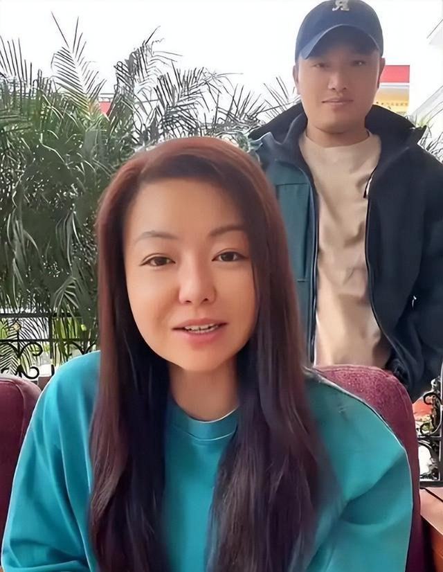 北京大姐爱上小19岁僧人，豪掷500万盖寺庙，婚后12年现状如何