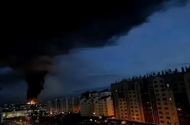 报复来得太快！俄军中将被斩首后，普京下令复仇，乌多地陷入火海