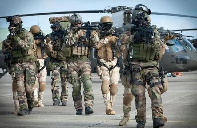 美军工资拖欠酿大祸,舰载机在海上连续坠毁,在中国家门口颜面扫地