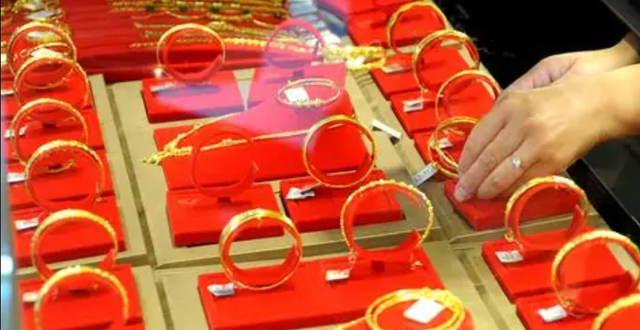 黄金冲上5100美元后是买还是抛？警惕金价暴跌看这三点就够了