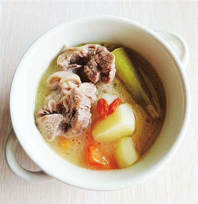 山鸡炖花胶 2024年山鸡炖花胶