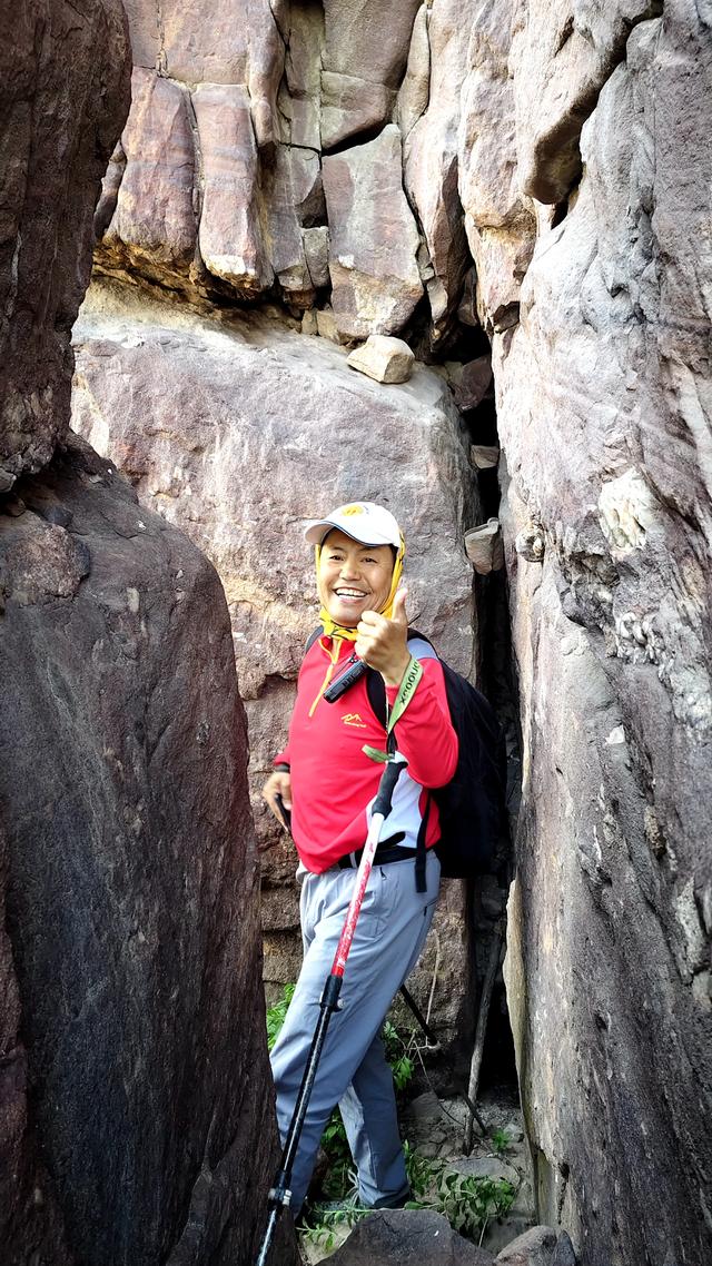 牛山寨-三帽山-三清观-金华寺-情人谷，28公里的穿越线，美哉险哉