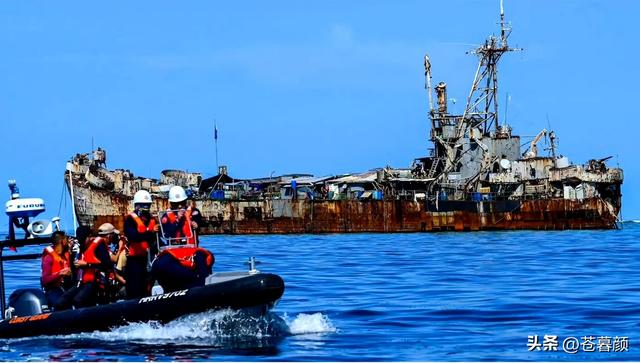 趴在中国仁爱礁9000多天的菲律宾军舰，如今已经再也拖不走了！
