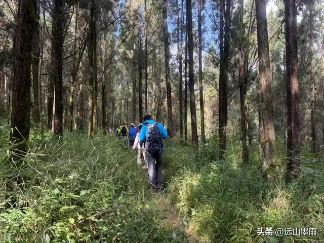 在阳光明媚的秋日里，我们走马街、三家村水库、团结乡滑草场，爽