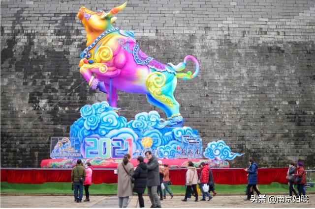 就在今晚，亮灯！