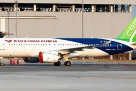 已涂刷正式编号，第17架C919即将交付，今年交付目标36架。图片