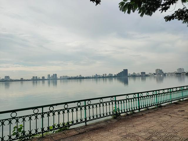 越南河内的西湖景区。越南官员去了杭州获得灵感，也复制了一个