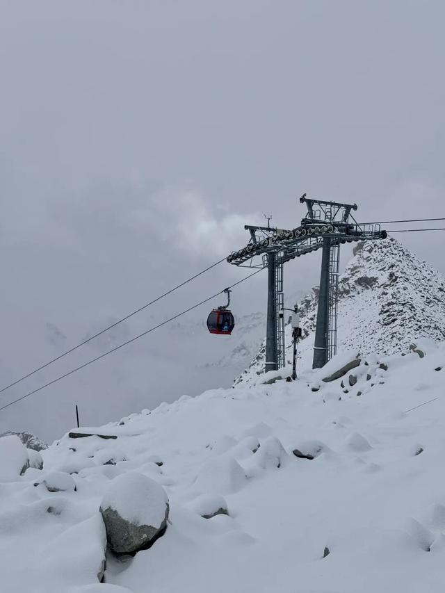 达古冰川下雪啦！雪域浪漫+烟火温柔，攻略请收好！