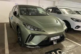 名爵MG4评测：成本最低的电动汽车之一图片