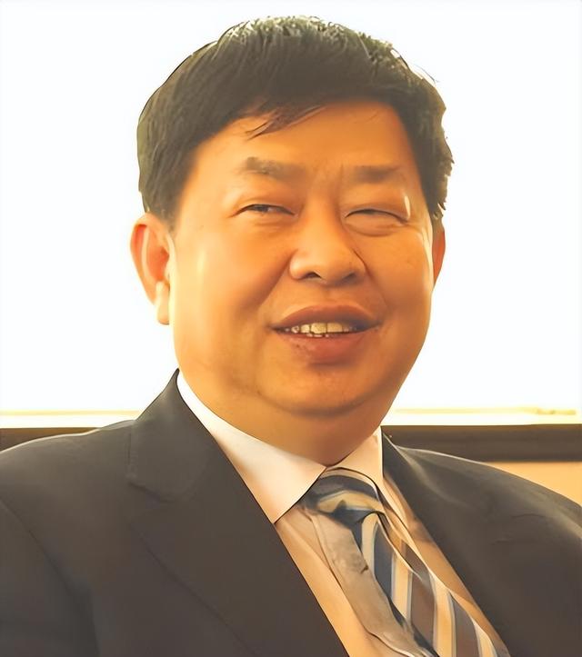 63岁矿老板妻子离世，次年娶38岁模特，5年过去	，如今二人怎样