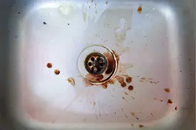 酒店10大“脏东西”排行榜，热水壶在列，排第1的，很多人都用过图片